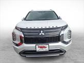 Thumbnail of 2025 White Diamond Mitsubishi Outlander