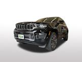 Thumbnail of 2025 Diamond Black Crystal Pearlcoat Jeep Grand Cherokee