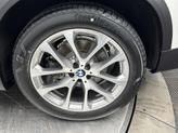 Thumbnail of 2022 Mineral White Metallic BMW X5