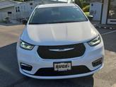 Thumbnail of 2026 Bright White Clearcoat Chrysler Pacifica