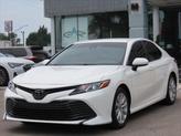 Photo of 2018 Super White Toyota Camry
