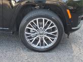 Thumbnail of 2022 Diamond Black Crystal Pearlcoat Jeep Grand Cherokee L