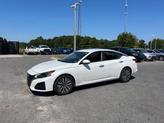 Thumbnail of 2023 Pearl White Tricoat Nissan Altima