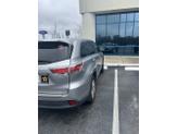 Photo of 2016 Silver Toyota Highlander