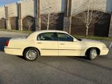 Thumbnail of 2004 White Lincoln Town Car
