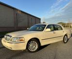 Thumbnail of 2004 White Lincoln Town Car