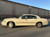 Thumbnail of 2004 White Lincoln Town Car