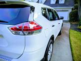 Thumbnail of 2016 White Nissan Rogue