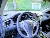 Thumbnail of 2016 White Nissan Rogue