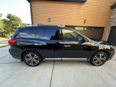 Photo of 2017 Black Nissan Pathfinder