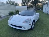 Photo of 2004 White Toyota MR2