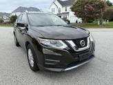Photo of 2017 Green Nissan Rogue