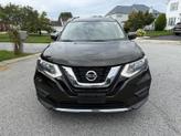 Thumbnail of 2017 Green Nissan Rogue