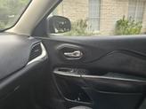 Thumbnail of 2015 White Jeep Cherokee