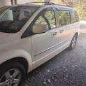 Photo of 2010 White Dodge Grand Caravan
