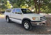 Photo of 2000 White Toyota Tundra