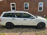 Thumbnail of 2000 White Ford Focus