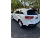 Photo of 2016 White Kia Sorento