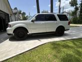 Photo of 2006 White Lincoln Navigator