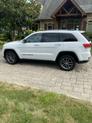 Photo of 2017 White Jeep Grand Cherokee
