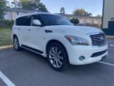 Photo of 2014 White INFINITI QX80