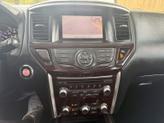 Thumbnail of 2014 White Nissan Pathfinder