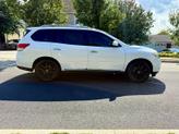 Thumbnail of 2014 White Nissan Pathfinder