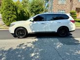 Thumbnail of 2014 White Nissan Pathfinder