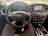 Thumbnail of 2014 White Nissan Pathfinder