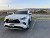 Thumbnail of 2021 White Toyota Highlander