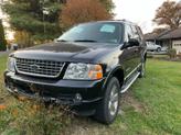 Photo of 2005 Black Ford Explorer