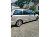 Thumbnail of 2006 Beige Toyota Sienna