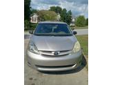 Thumbnail of 2006 Beige Toyota Sienna