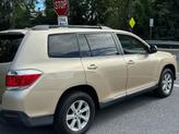 Thumbnail of 2011 Gold Toyota Highlander