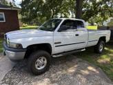 Photo of 2001 White Dodge Ram 2500