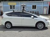Thumbnail of 2017 White Toyota Prius v