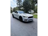 Photo of 2017 White Ford Mustang