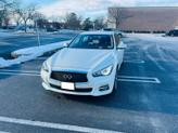 Photo of 2017 White INFINITI Q50