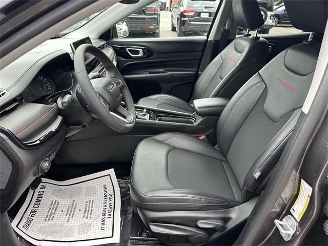Photo of 2022 Granite Crystal Clearcoat Metallic Jeep Compass