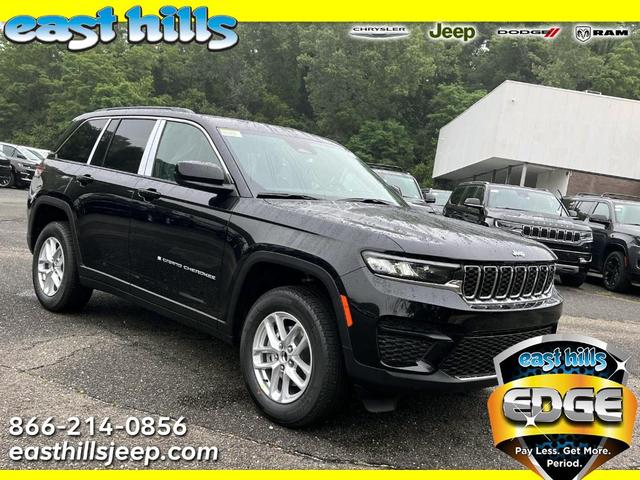 Photo of 2025 Diamond Black Jeep Grand Cherokee