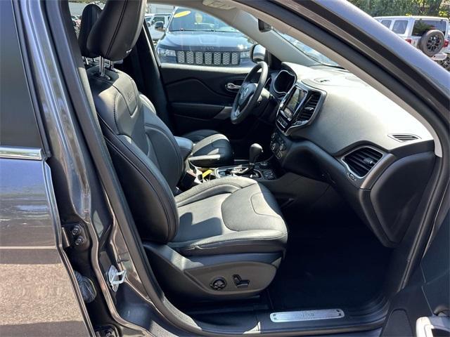 Photo of 2021 Granite Crystal Clearcoat Metallic Jeep Cherokee