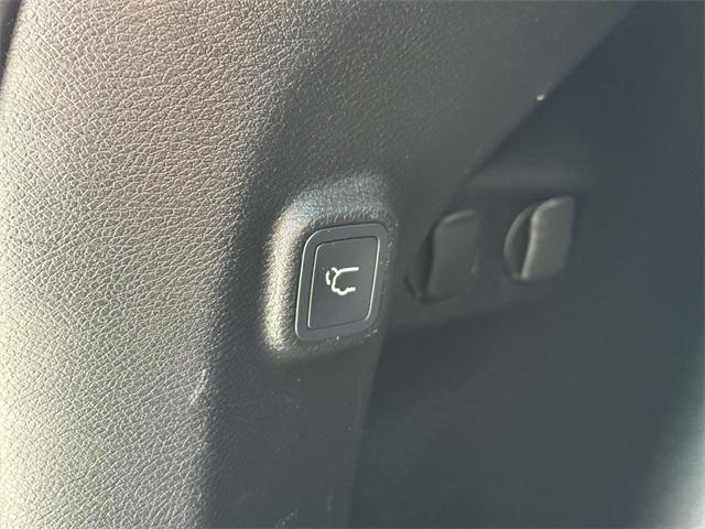 Photo of 2021 Granite Crystal Clearcoat Metallic Jeep Cherokee