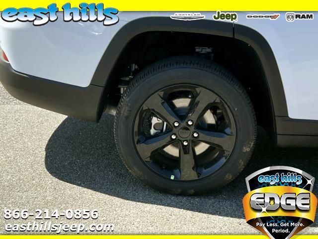 Photo of 2025 Bright White Jeep Grand Cherokee L