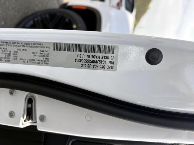 Photo of 2025 Bright White Jeep Wagoneer