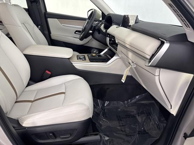 Photo of 2025 Platinum Mazda CX-90
