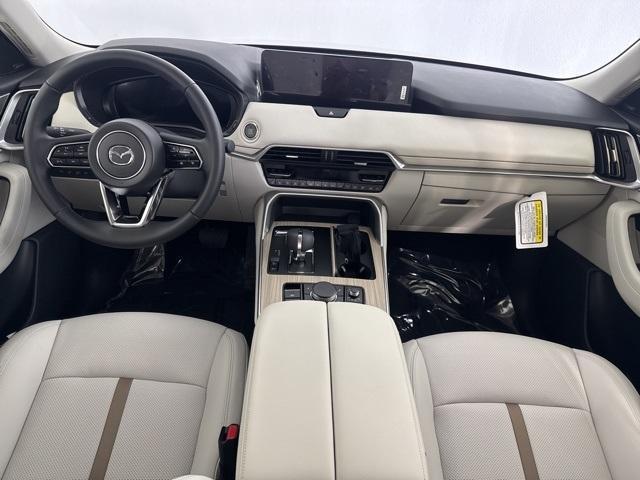 Photo of 2025 Platinum Mazda CX-90