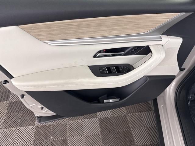 Photo of 2025 Platinum Mazda CX-90