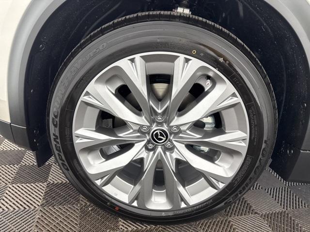 Photo of 2025 Platinum Mazda CX-90