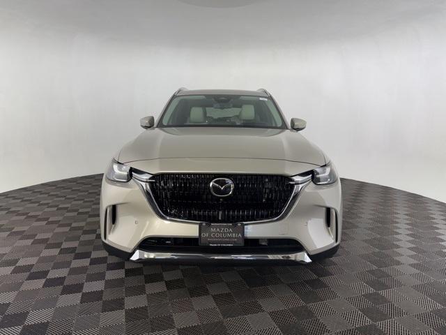 Photo of 2025 Platinum Mazda CX-90