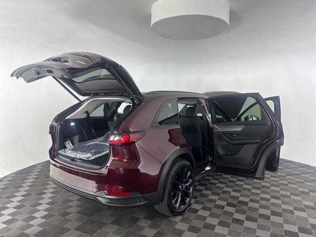 Photo of 2025 Red Mazda CX-90